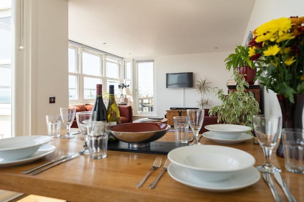 شقة Seabrighton Penthouse With Private Sea View Roof Terraces المظهر الخارجي الصورة
